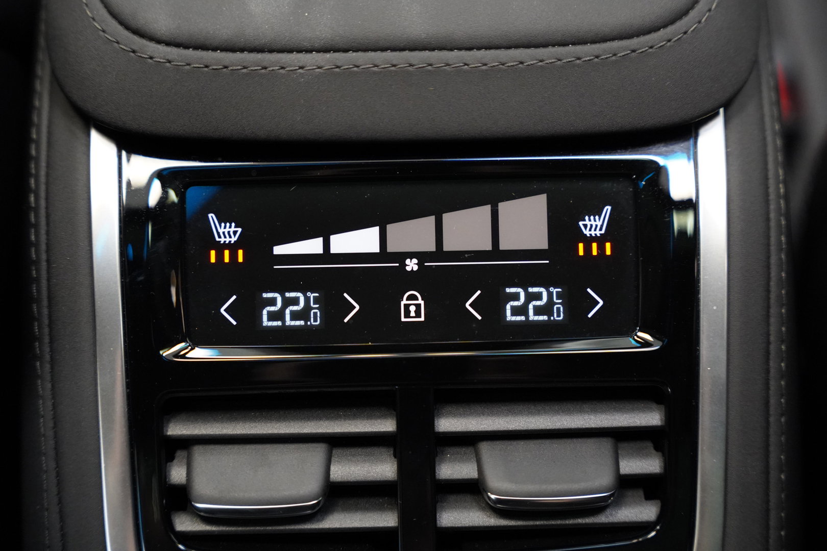 Volvo XC90 2.0 T8 Plug-in hybrid AWD Ultra Dark Panoramadak Bowers & Wilkins Leder Memory 360 Camera 7 Persoons