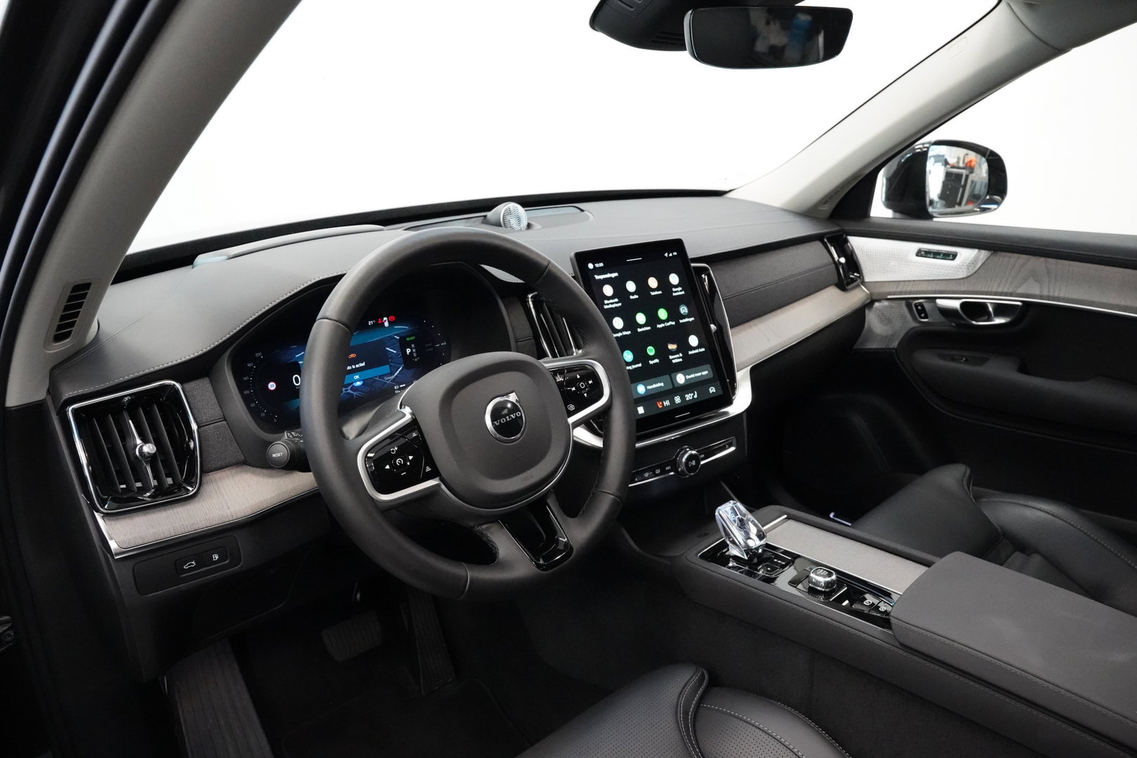 Volvo XC90 2.0 T8 Plug-in hybrid AWD Ultra Dark Panoramadak Bowers & Wilkins Leder Memory 360 Camera 7 Persoons