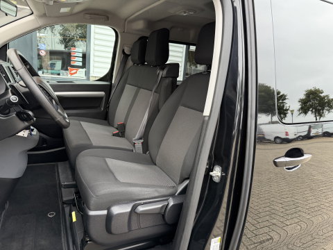Peugeot Expert 2.0 BlueHDI 177pk automaat S&S L3H1 DC 5 persoons / vaste prijs rijklaar € 27.950 ex btw / lease vanaf € 456 / dubbele schuifdeur / euro 6 / bpm vrij / airco / cruise / navi / trekhaak !