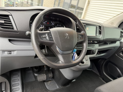 Peugeot Expert 2.0 BlueHDI 177pk automaat S&S L3H1 DC 5 persoons / vaste prijs rijklaar € 27.950 ex btw / lease vanaf € 456 / dubbele schuifdeur / euro 6 / bpm vrij / airco / cruise / navi / trekhaak !