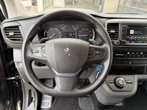 Peugeot Expert 2.0 BlueHDI 177pk automaat S&S L3H1 DC 5 persoons / vaste prijs rijklaar € 27.950 ex btw / lease vanaf € 456 / dubbele schuifdeur / euro 6 / bpm vrij / airco / cruise / navi / trekhaak !