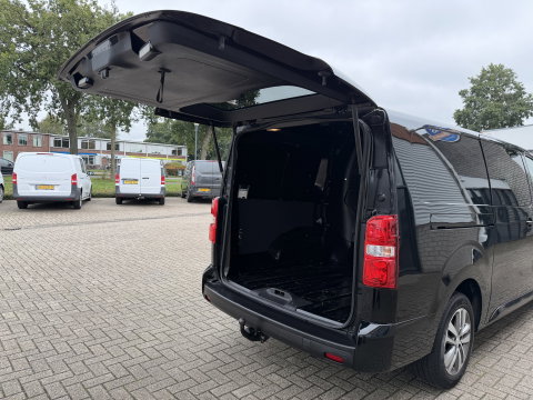 Peugeot Expert 2.0 BlueHDI 177pk automaat S&S L3H1 DC 5 persoons / vaste prijs rijklaar € 27.950 ex btw / lease vanaf € 456 / dubbele schuifdeur / euro 6 / bpm vrij / airco / cruise / navi / trekhaak !