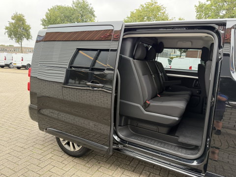 Peugeot Expert 2.0 BlueHDI 177pk automaat S&S L3H1 DC 5 persoons / vaste prijs rijklaar € 27.950 ex btw / lease vanaf € 456 / dubbele schuifdeur / euro 6 / bpm vrij / airco / cruise / navi / trekhaak !