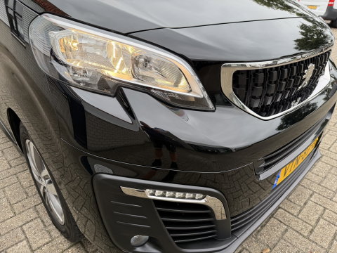 Peugeot Expert 2.0 BlueHDI 177pk automaat S&S L3H1 DC 5 persoons / vaste prijs rijklaar € 27.950 ex btw / lease vanaf € 456 / dubbele schuifdeur / euro 6 / bpm vrij / airco / cruise / navi / trekhaak !