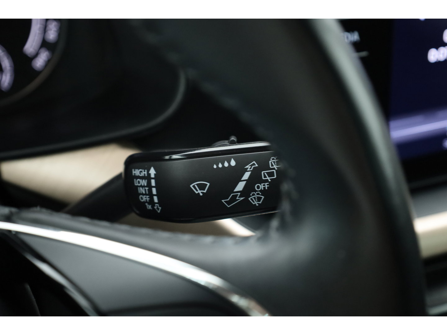 Škoda Kamiq 1.5 TSI ACT Business Edition DSG 150pk | Trekhaak | Apple CarPlay | Stoelverw. | All Seasons | Keyless | PDC A