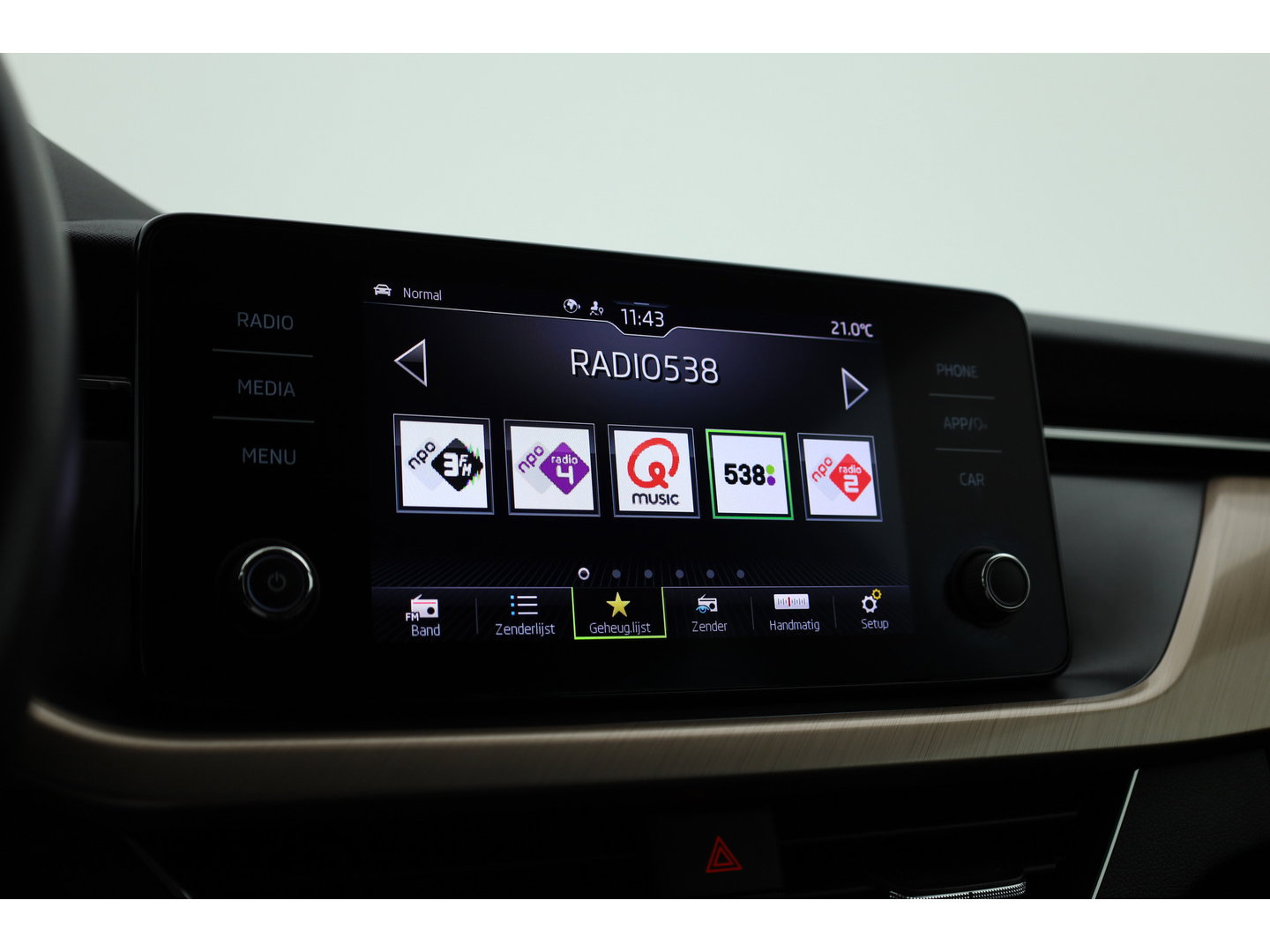 Škoda Kamiq 1.5 TSI ACT Business Edition DSG 150pk | Trekhaak | Apple CarPlay | Stoelverw. | All Seasons | Keyless | PDC A