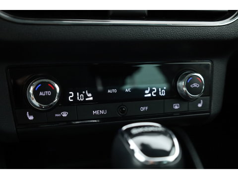 Škoda Kamiq 1.5 TSI ACT Business Edition DSG 150pk | Trekhaak | Apple CarPlay | Stoelverw. | All Seasons | Keyless | PDC A