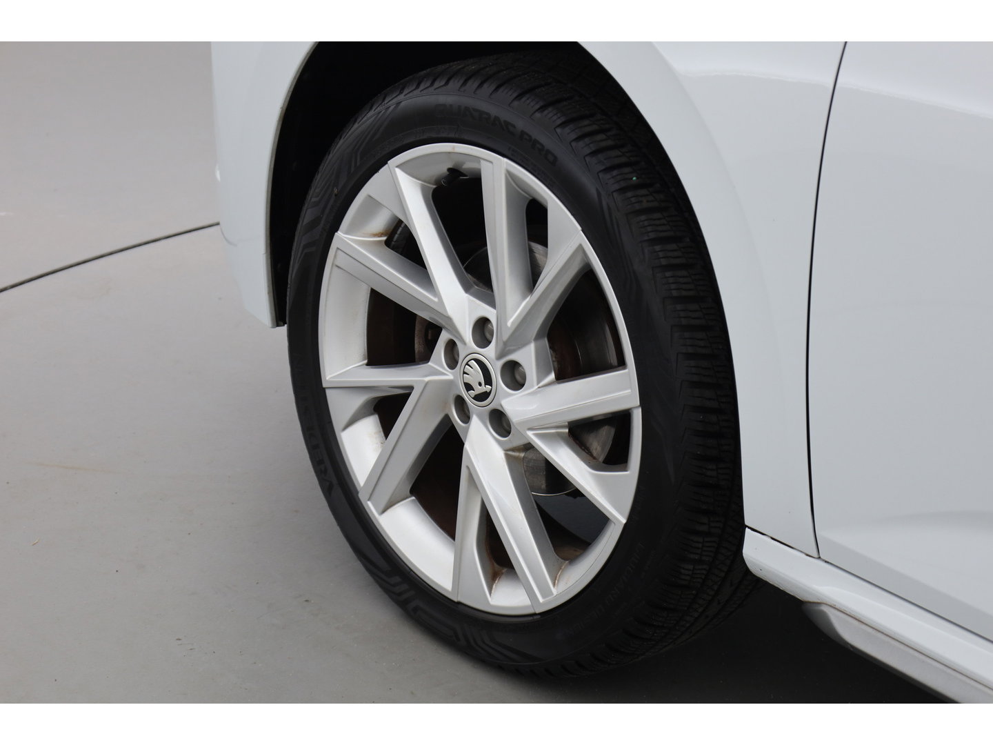 Škoda Kamiq 1.5 TSI ACT Business Edition DSG 150pk | Trekhaak | Apple CarPlay | Stoelverw. | All Seasons | Keyless | PDC A