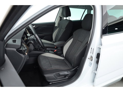 Škoda Kamiq 1.5 TSI ACT Business Edition DSG 150pk | Trekhaak | Apple CarPlay | Stoelverw. | All Seasons | Keyless | PDC A