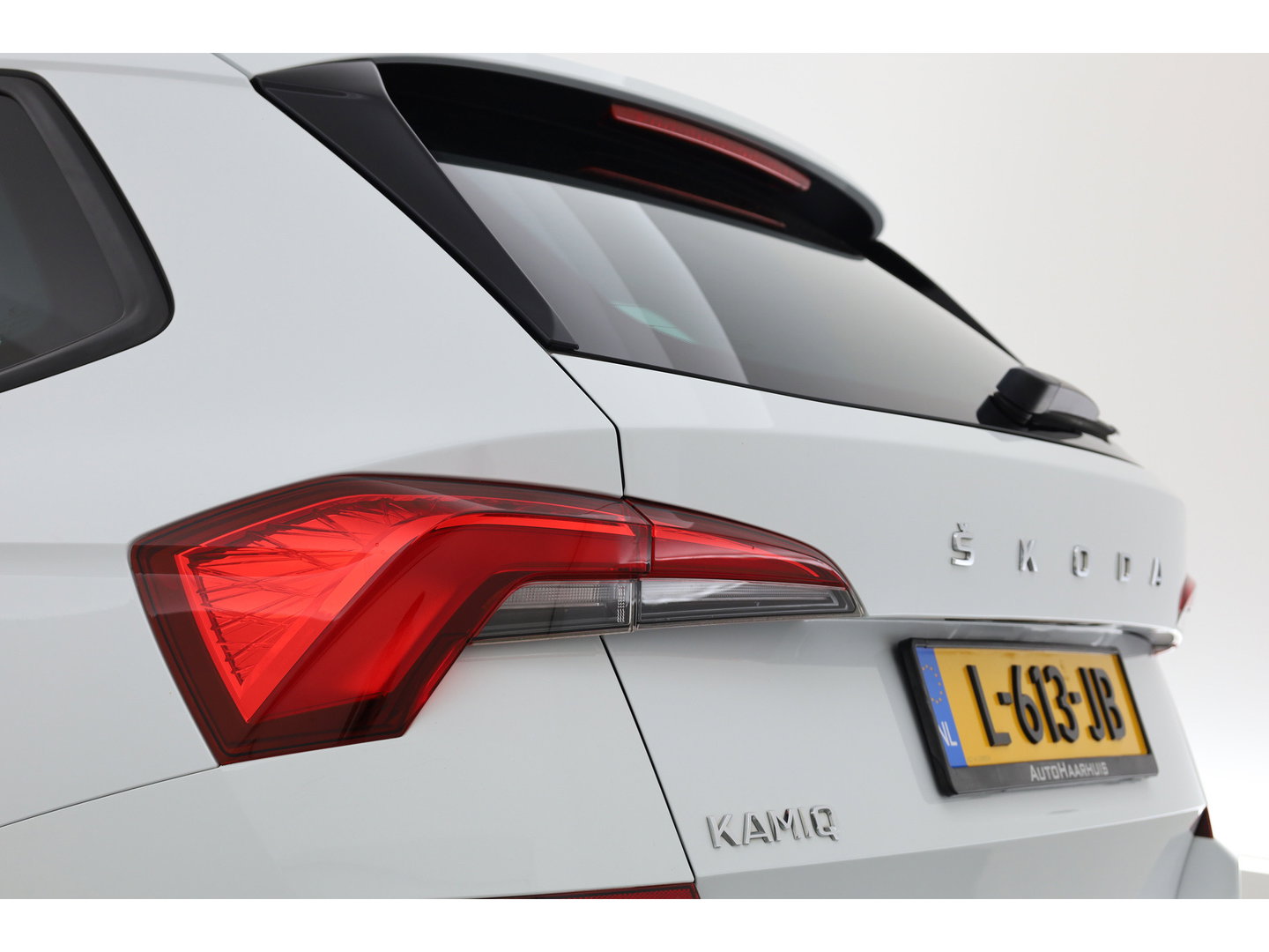 Škoda Kamiq 1.5 TSI ACT Business Edition DSG 150pk | Trekhaak | Apple CarPlay | Stoelverw. | All Seasons | Keyless | PDC A
