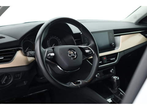 Škoda Kamiq 1.5 TSI ACT Business Edition DSG 150pk | Trekhaak | Apple CarPlay | Stoelverw. | All Seasons | Keyless | PDC A
