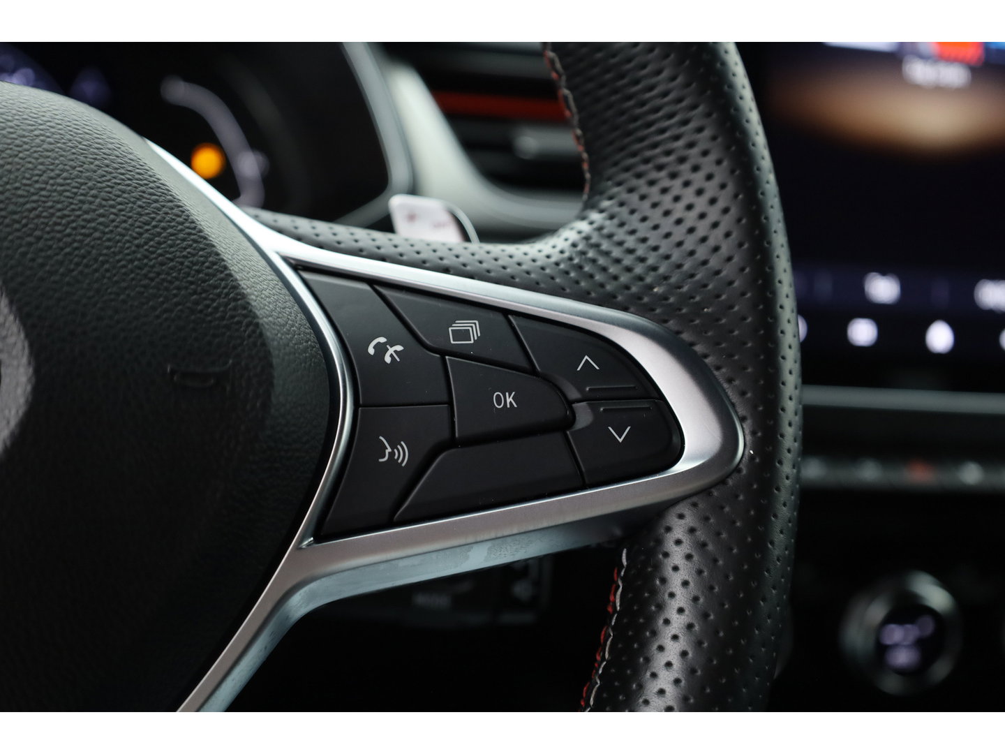 Renault Captur 1.3 mild hybrid 160 R.S. Line | Rijklaar! | Adapt. Cruise | 360cam | Apple Carplay | Navi | Keyless | Park Assist | Dodehoekdet.