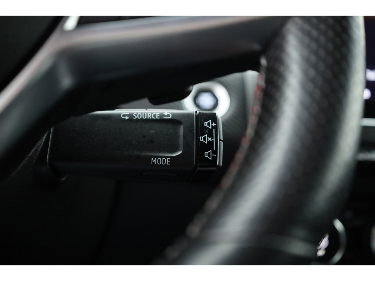 Renault Captur 1.3 mild hybrid 160 R.S. Line | Rijklaar! | Adapt. Cruise | 360cam | Apple Carplay | Navi | Keyless | Park Assist | Dodehoekdet.