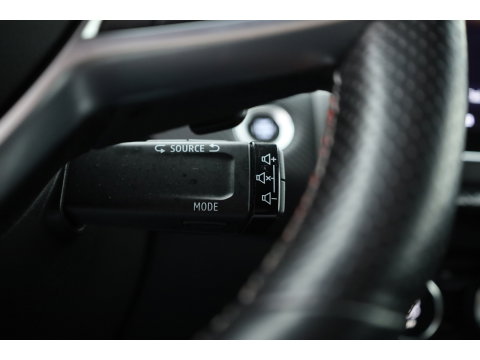 Renault Captur 1.3 mild hybrid 160 R.S. Line | Rijklaar! | Adapt. Cruise | 360cam | Apple Carplay | Navi | Keyless | Park Assist | Dodehoekdet.