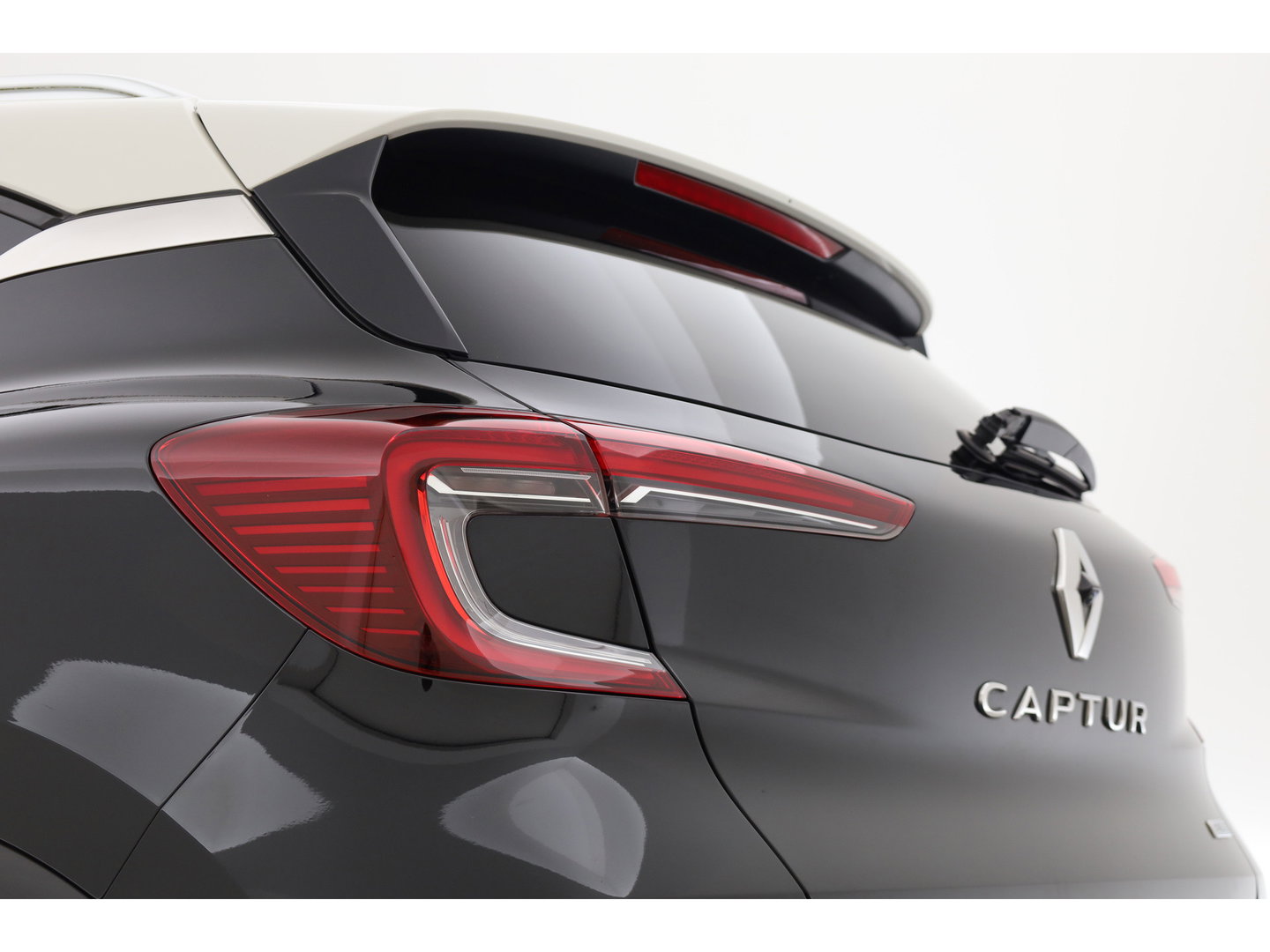 Renault Captur 1.3 mild hybrid 160 R.S. Line | Rijklaar! | Adapt. Cruise | 360cam | Apple Carplay | Navi | Keyless | Park Assist | Dodehoekdet.