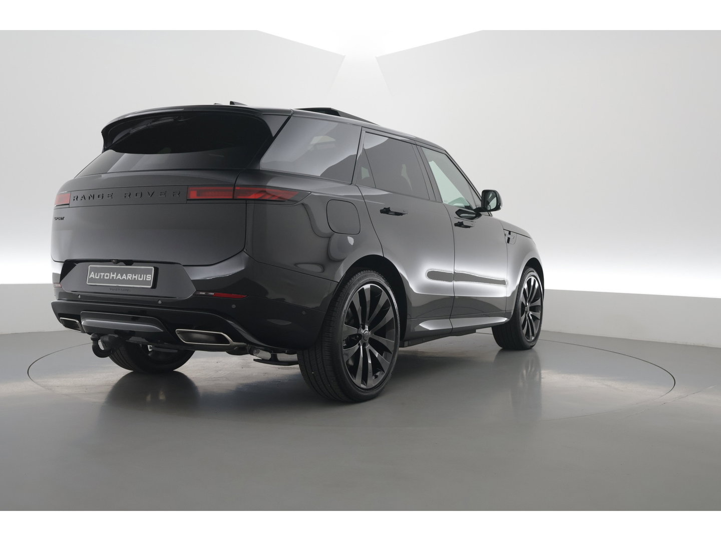 Land Rover Range Rover Sport P550e Autobiography PHEV | Achterasbesturing | Luchtvering | Black Pack | Massage + Ventilatie | Elek. Trekhaak | Comfort Pack| 23'' |