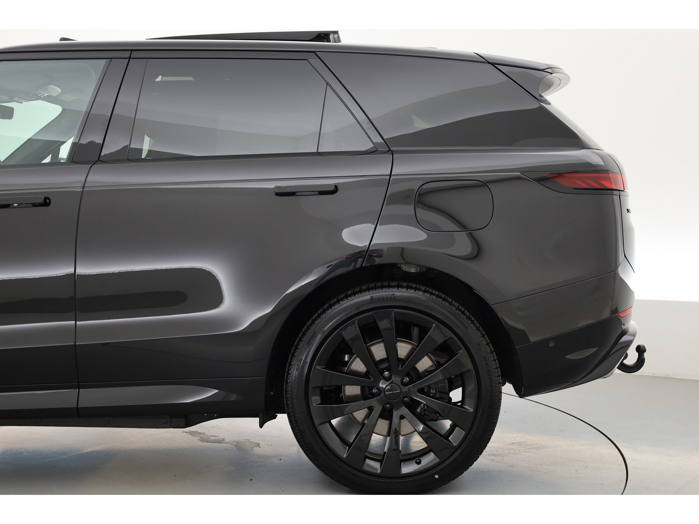 Land Rover Range Rover Sport P550e Autobiography PHEV | Achterasbesturing | Luchtvering | Black Pack | Massage + Ventilatie | Elek. Trekhaak | Comfort Pack| 23'' |