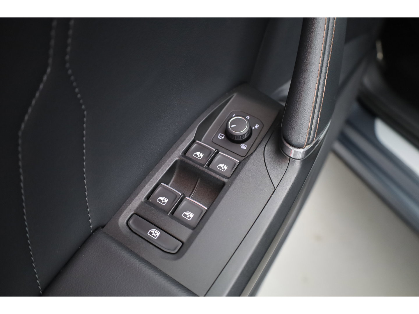 CUPRA Formentor 1.4 e-Hybrid VZ Performance | Rijklaar! | Adapt. Cruise | Camera + PDC | Stoel- Stuurverw. | All Season | 19'' | Navi