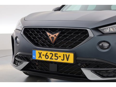 CUPRA Formentor 1.4 e-Hybrid VZ Performance | Rijklaar! | Adapt. Cruise | Camera + PDC | Stoel- Stuurverw. | All Season | 19'' | Navi