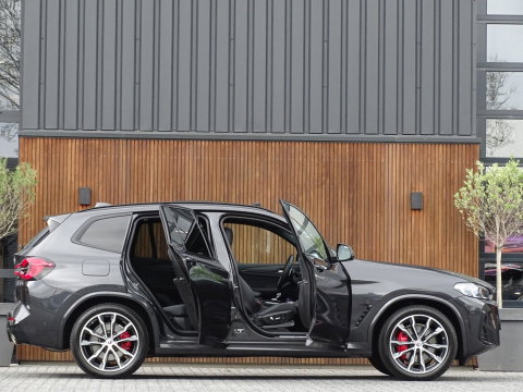 BMW X3 30e X-Drive 292PK M-Sport / M-Stoel / Harman Kardon / 360° / Laser / Pano