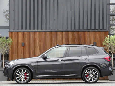 BMW X3 30e X-Drive 292PK M-Sport / M-Stoel / Harman Kardon / 360° / Laser / Pano