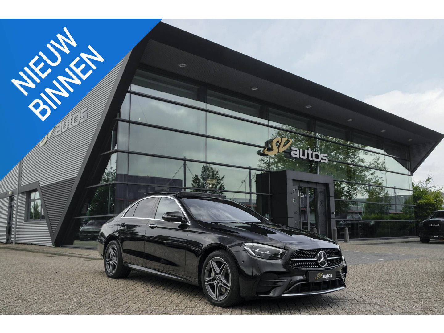 Mercedes-Benz E-Klasse E300e AMG 320pk Panoramadak Burmester Widescreen Leder NLauto 1e Eigenaar!
