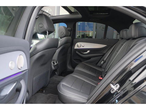 Mercedes-Benz E-Klasse E300e AMG 320pk Panoramadak Burmester Widescreen Leder NLauto 1e Eigenaar!