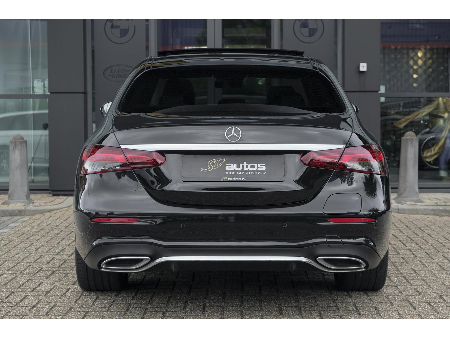 Mercedes-Benz E-Klasse E300e AMG 320pk Panoramadak Burmester Widescreen Leder NLauto 1e Eigenaar!