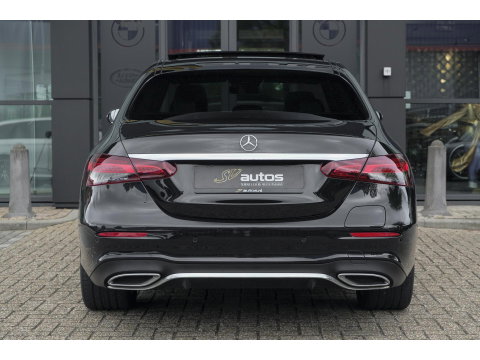 Mercedes-Benz E-Klasse E300e AMG 320pk Panoramadak Burmester Widescreen Leder NLauto 1e Eigenaar!