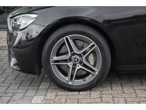 Mercedes-Benz E-Klasse E300e AMG 320pk Panoramadak Burmester Widescreen Leder NLauto 1e Eigenaar!