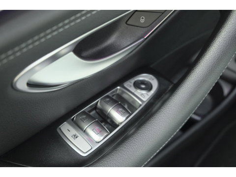 Mercedes-Benz E-Klasse E300e AMG 320pk Panoramadak Burmester Widescreen Leder NLauto 1e Eigenaar!