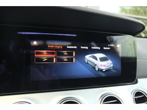 Mercedes-Benz E-Klasse E300e AMG 320pk Panoramadak Burmester Widescreen Leder NLauto 1e Eigenaar!
