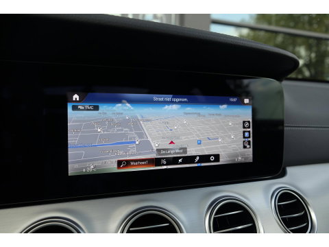 Mercedes-Benz E-Klasse E300e AMG 320pk Panoramadak Burmester Widescreen Leder NLauto 1e Eigenaar!