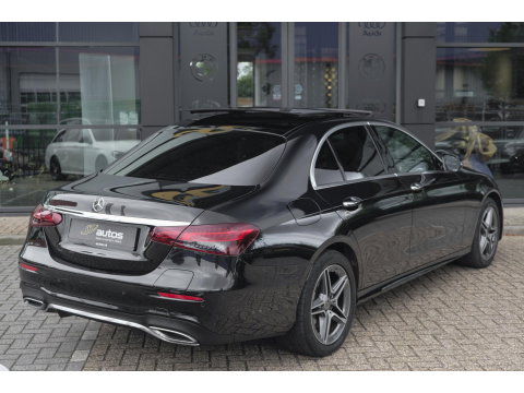 Mercedes-Benz E-Klasse E300e AMG 320pk Panoramadak Burmester Widescreen Leder NLauto 1e Eigenaar!