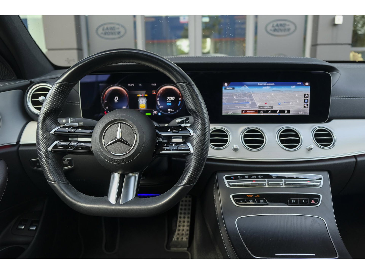 Mercedes-Benz E-Klasse E300e AMG 320pk Panoramadak Burmester Widescreen Leder NLauto 1e Eigenaar!