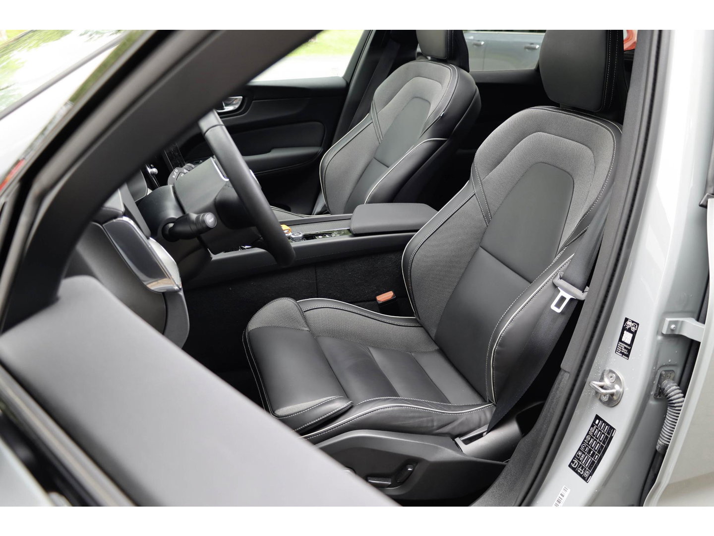 Volvo XC60 T6 AWD Ultra Black Edition Pano 360cam Harman Kardon Alarm klasse 3