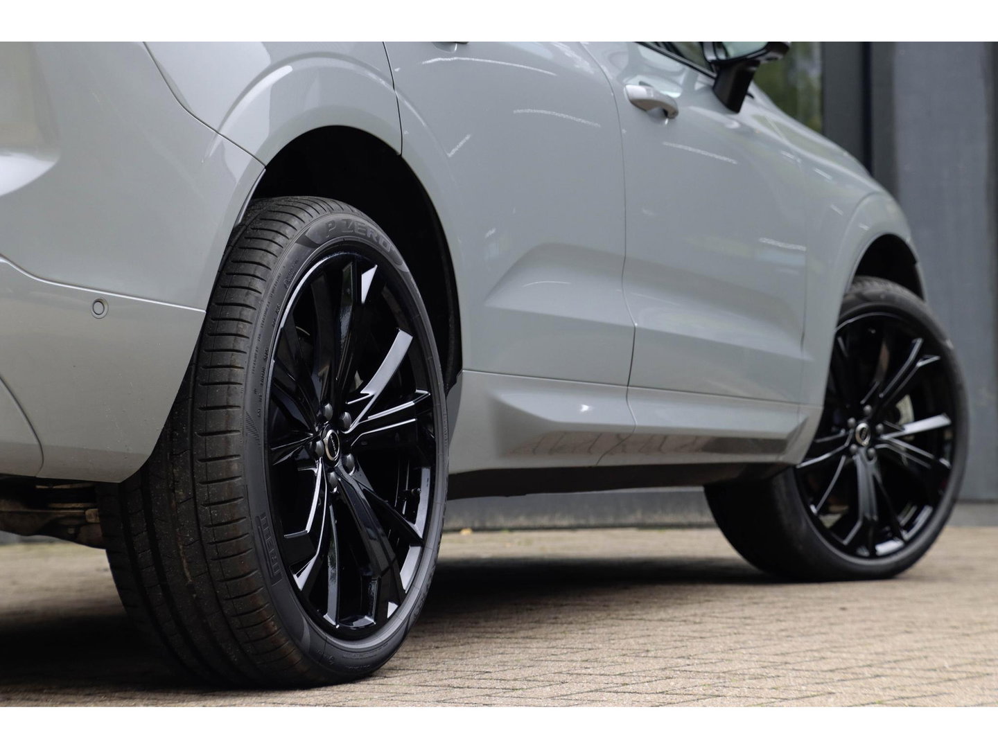 Volvo XC60 T6 AWD Ultra Black Edition Pano 360cam Harman Kardon Alarm klasse 3