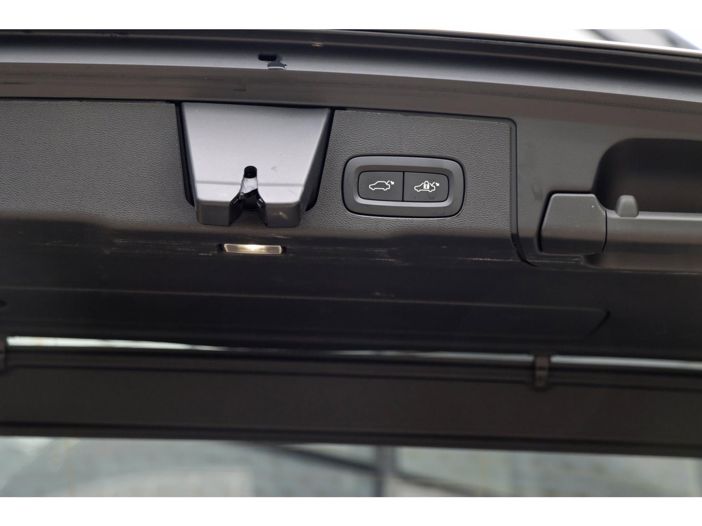 Volvo XC60 T6 AWD Ultra Black Edition Pano 360cam Harman Kardon Alarm klasse 3