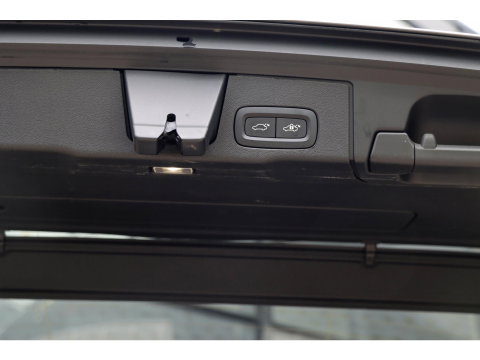 Volvo XC60 T6 AWD Ultra Black Edition Pano 360cam Harman Kardon Alarm klasse 3