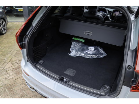 Volvo XC60 T6 AWD Ultra Black Edition Pano 360cam Harman Kardon Alarm klasse 3