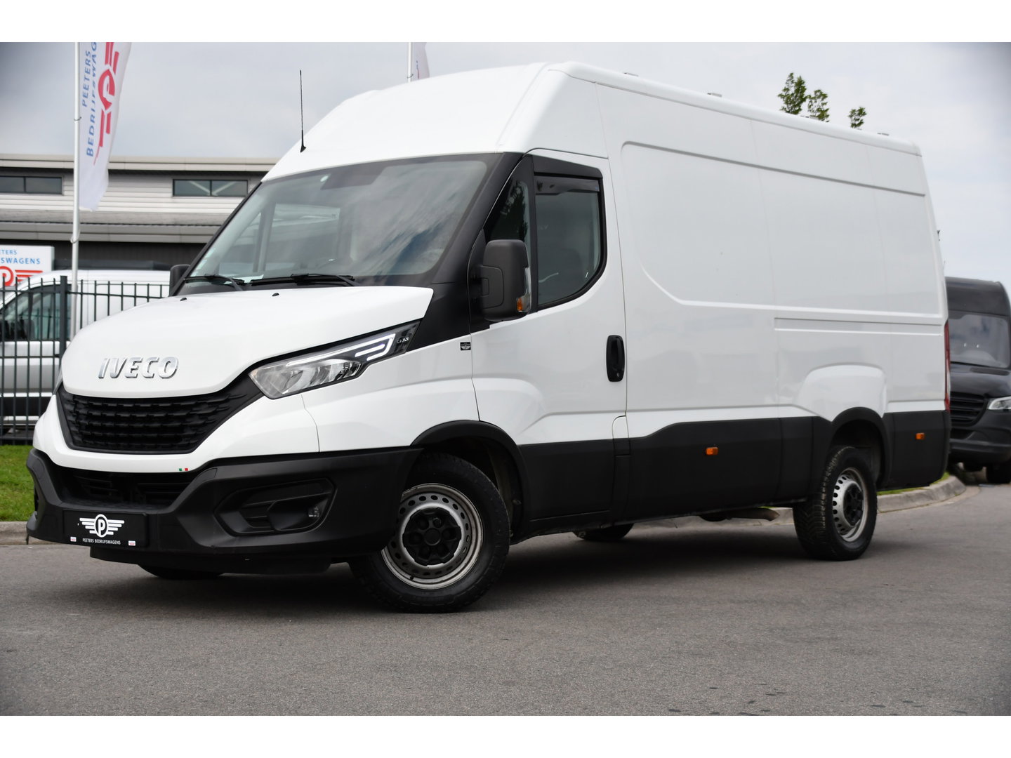 Iveco Daily 35C16V 2.3 352 H2 Edition Camera, Cruise, Airco, 3500kg Trekhaak, LED, Clima ,Radio, 160pk, Uniek!