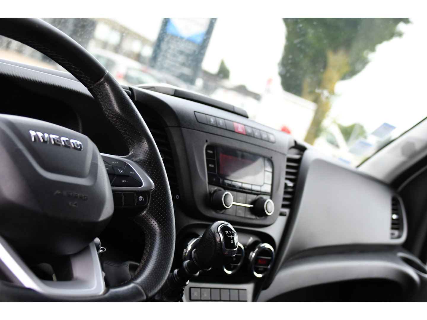 Iveco Daily 35C16V 2.3 352 H2 Edition Camera, Cruise, Airco, 3500kg Trekhaak, LED, Clima ,Radio, 160pk, Uniek!