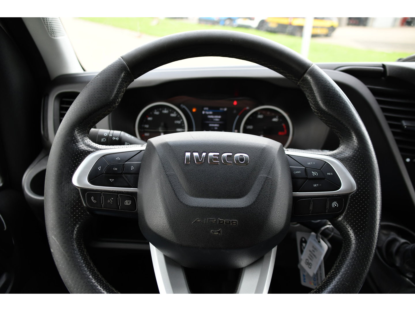 Iveco Daily 35C16V 2.3 352 H2 Edition Camera, Cruise, Airco, 3500kg Trekhaak, LED, Clima ,Radio, 160pk, Uniek!