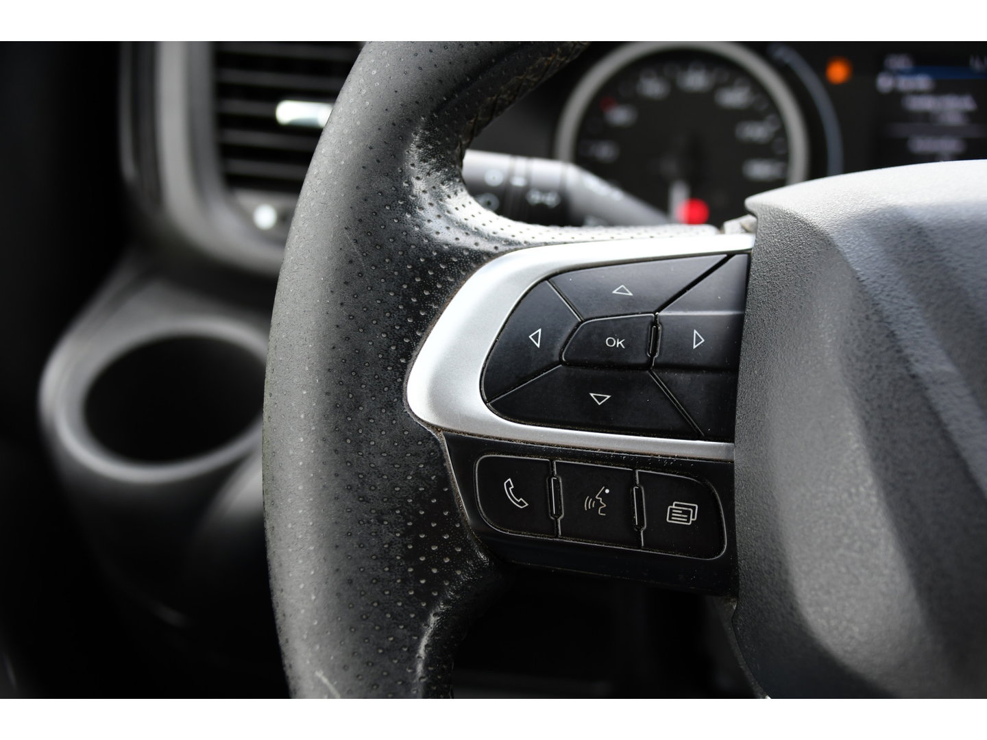 Iveco Daily 35C16V 2.3 352 H2 Edition Camera, Cruise, Airco, 3500kg Trekhaak, LED, Clima ,Radio, 160pk, Uniek!