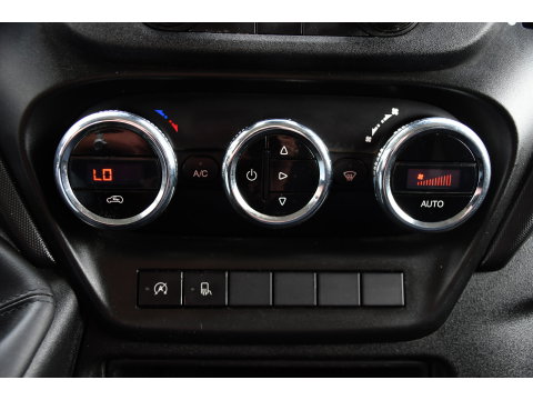Iveco Daily 35C16V 2.3 352 H2 Edition Camera, Cruise, Airco, 3500kg Trekhaak, LED, Clima ,Radio, 160pk, Uniek!