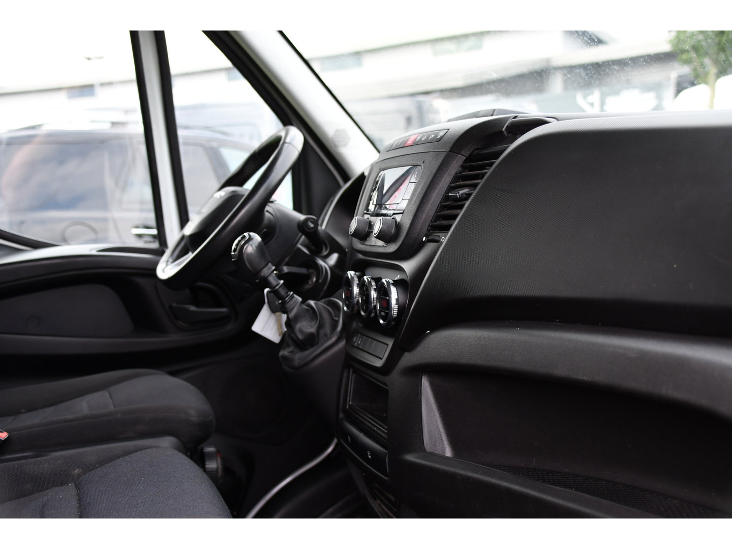 Iveco Daily 35C16V 2.3 352 H2 Edition Camera, Cruise, Airco, 3500kg Trekhaak, LED, Clima ,Radio, 160pk, Uniek!