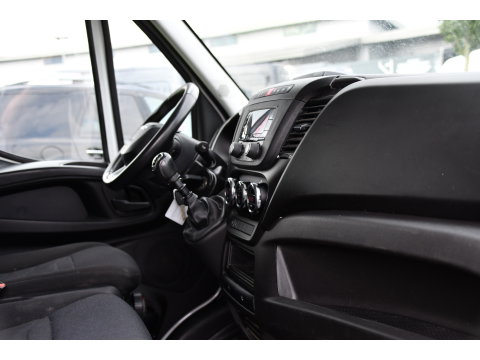Iveco Daily 35C16V 2.3 352 H2 Edition Camera, Cruise, Airco, 3500kg Trekhaak, LED, Clima ,Radio, 160pk, Uniek!