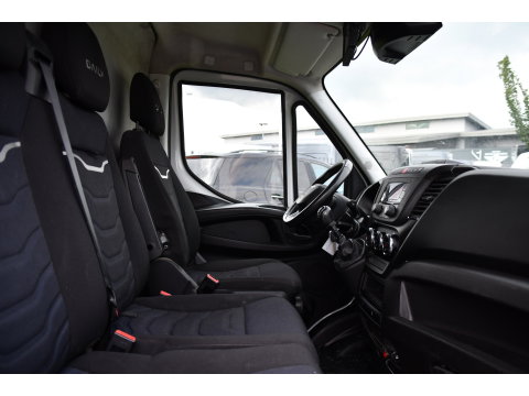 Iveco Daily 35C16V 2.3 352 H2 Edition Camera, Cruise, Airco, 3500kg Trekhaak, LED, Clima ,Radio, 160pk, Uniek!