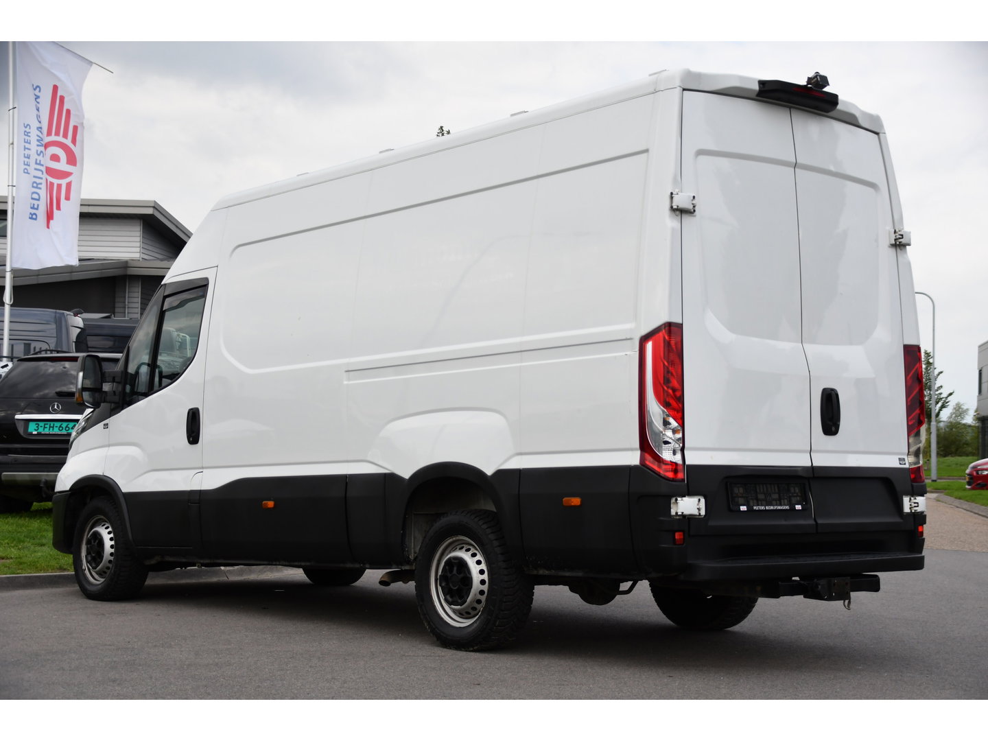 Iveco Daily 35C16V 2.3 352 H2 Edition Camera, Cruise, Airco, 3500kg Trekhaak, LED, Clima ,Radio, 160pk, Uniek!