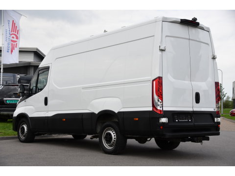 Iveco Daily 35C16V 2.3 352 H2 Edition Camera, Cruise, Airco, 3500kg Trekhaak, LED, Clima ,Radio, 160pk, Uniek!